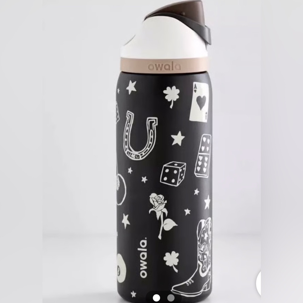 Owala 32 oz FreeSip Good Luck - Urban Outfitters Excusive